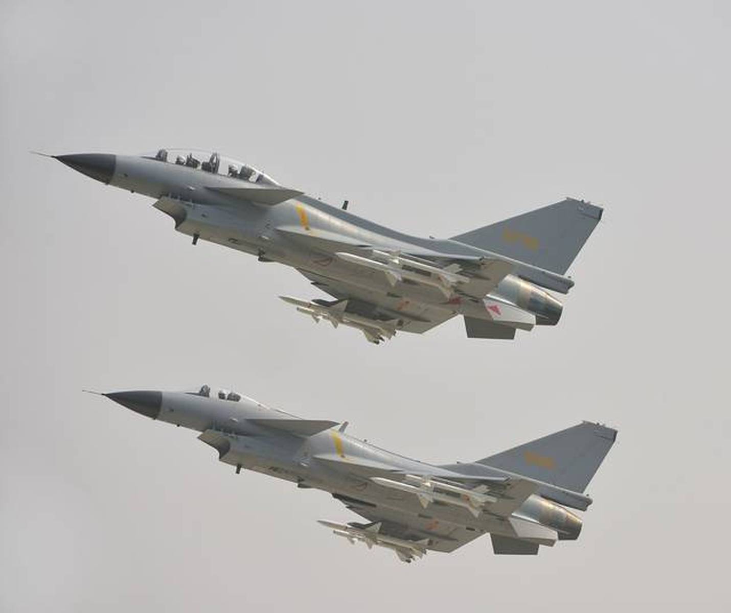 全球最丑戰(zhàn)斗機殲-10，深度解析與探討，深度解析與探討，全球最丑戰(zhàn)斗機殲-10的優(yōu)劣與挑戰(zhàn)