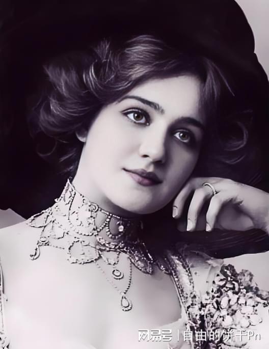 中國前一百名漂亮女明星圖片，璀璨星光，一覽無余，中國璀璨女星，前百名漂亮女明星圖片全景展示