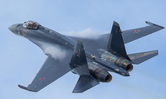 殲23火龍戰(zhàn)斗機圖片，探索中國先進戰(zhàn)斗機的魅力，殲23火龍戰(zhàn)斗機，中國先進戰(zhàn)斗機的魅力探索圖片展示