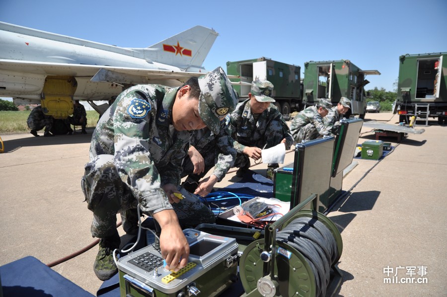 軍事直播，探索軍事領(lǐng)域的實(shí)時(shí)動(dòng)態(tài)與深度解析，軍事直播，實(shí)時(shí)探索軍事動(dòng)態(tài)與深度解析