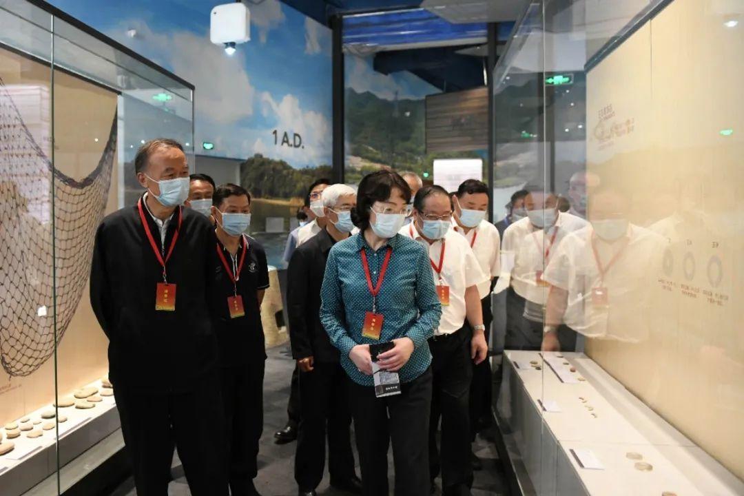 澳門今晚必開一肖掛牌，揭秘生肖運勢與博彩文化交融的神秘面紗，澳門今晚生肖運勢揭秘，博彩文化與生肖運勢交融的神秘面紗