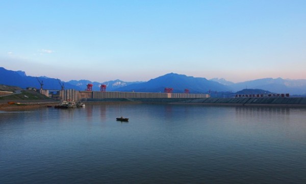 宜昌坐船游三峽大壩，領(lǐng)略壯麗自然風(fēng)光與人文魅力，宜昌，游船探秘三峽大壩，自然與人文的壯麗風(fēng)采