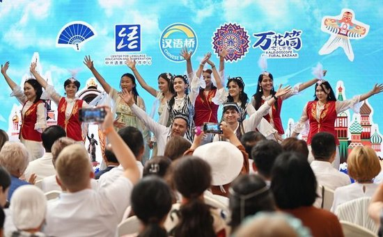 新澳門正版免費(fèi)資料查詢方法與技巧，澳門正版免費(fèi)資料查詢方法與技巧解析