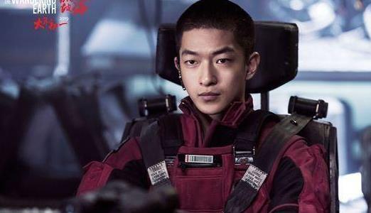 流浪地球演員表解析，聚焦屈楚蕭的出色表現(xiàn)，流浪地球演員解析，屈楚蕭出色表現(xiàn)引關注